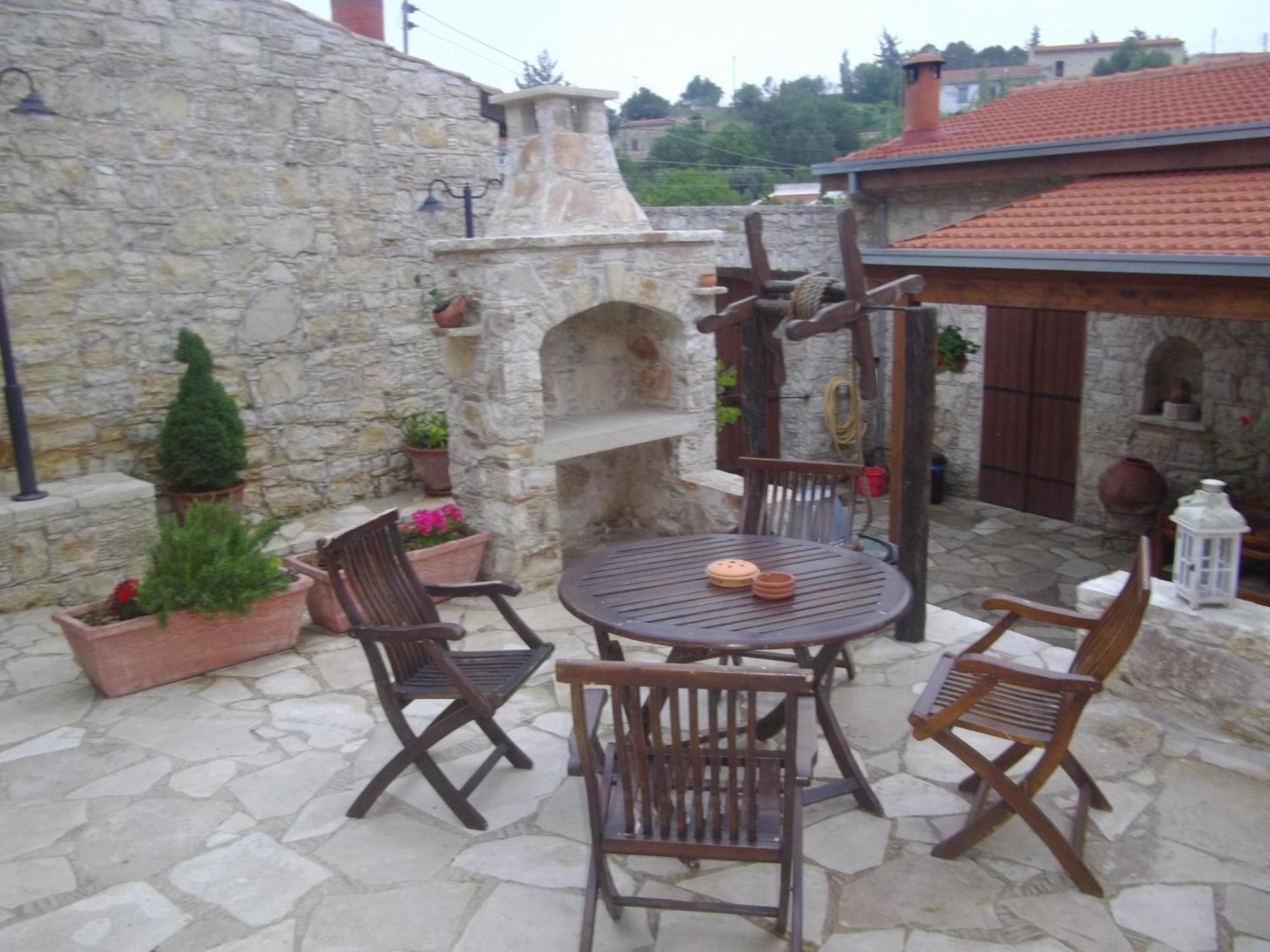 Xenios Cottages Lofou Habitación foto